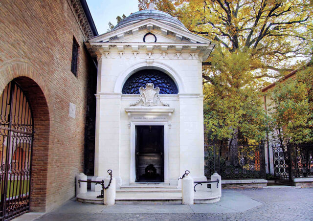 Tombeau de Dante à Ravenne